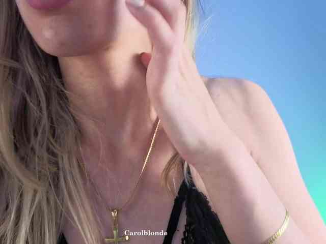 Carolblonde webcam