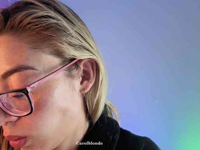 Carolblonde webcam