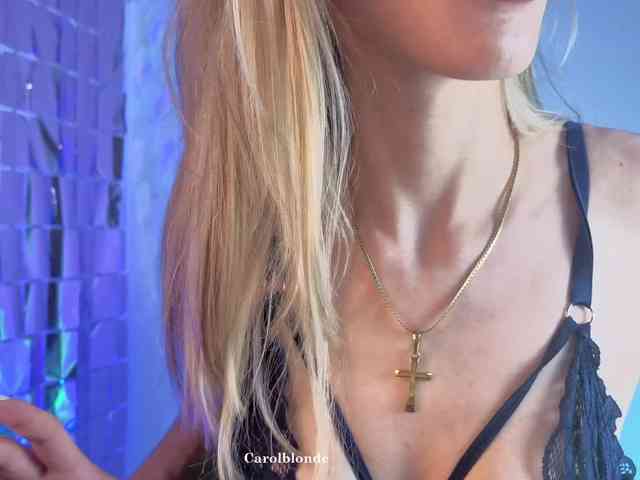 Carolblonde webcam