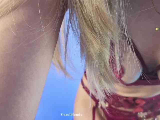 Carolblonde webcam