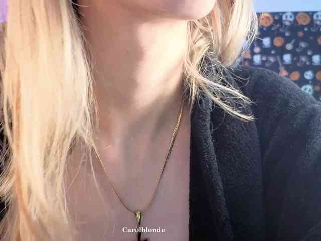Carolblonde webcam