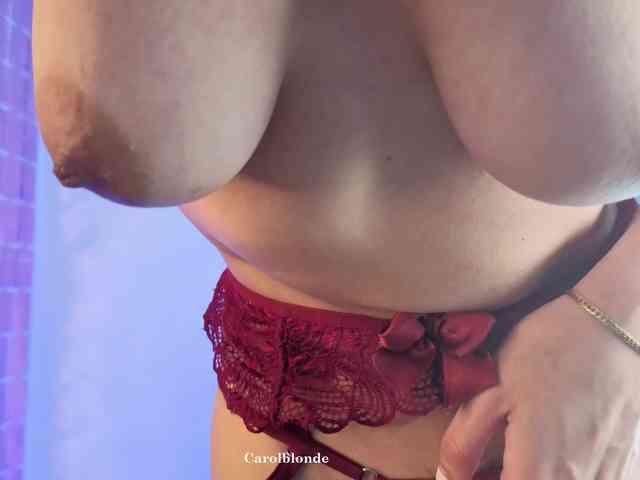 Carolblonde webcam