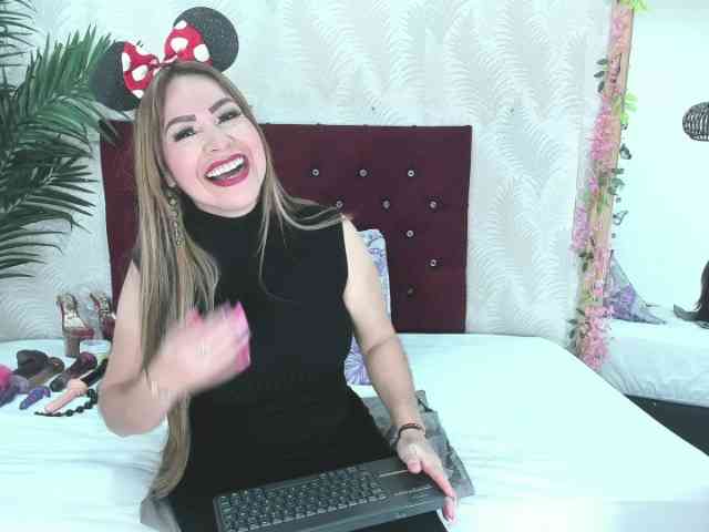 ArianaDiosa webcam