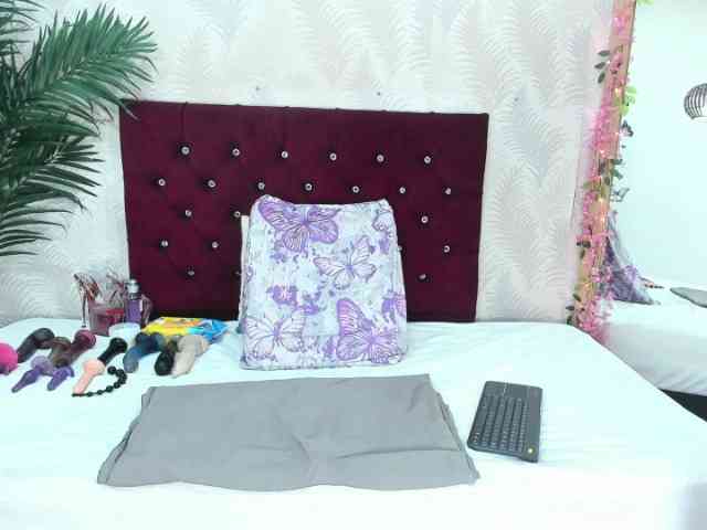 ArianaDiosa webcam
