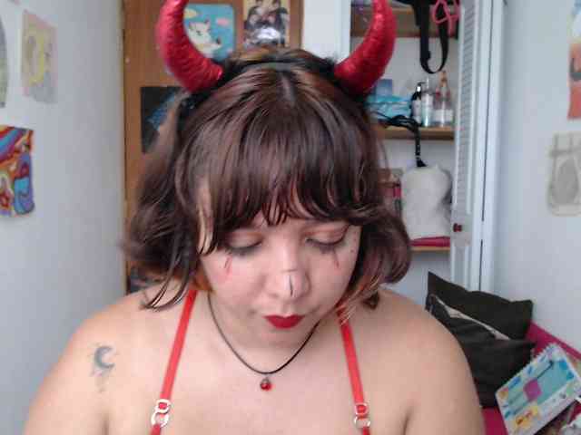 NanaBela webcam
