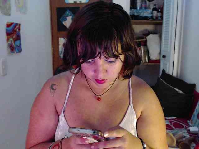 NanaBela webcam