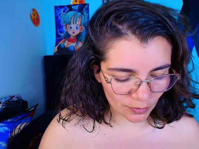 bulma-hot- webcam