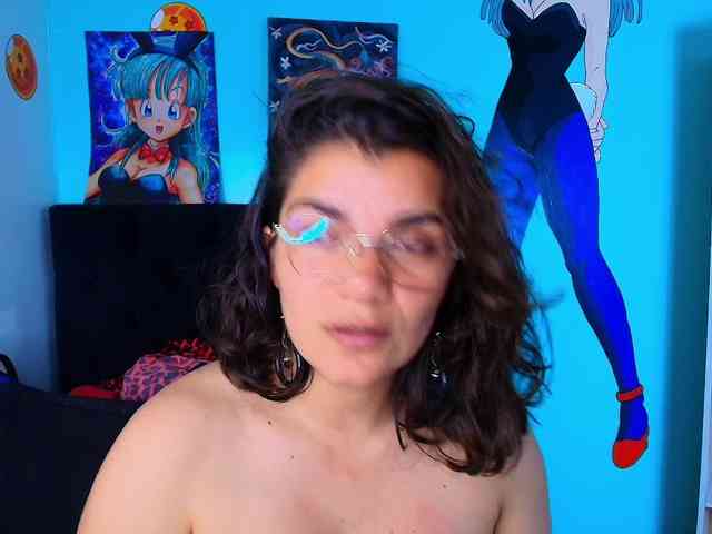 bulma-hot- webcam