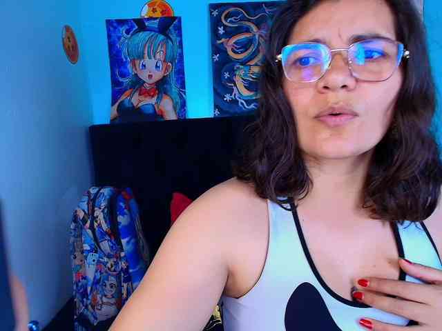 bulma-hot- webcam