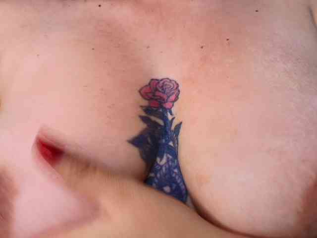 bulma-hot- webcam