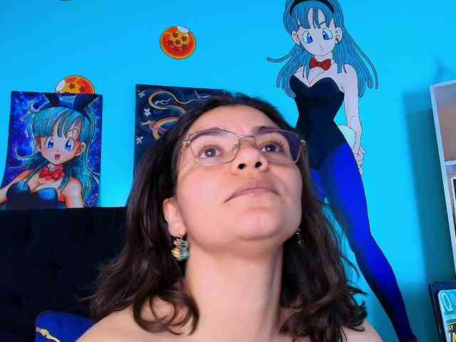 bulma-hot- webcam
