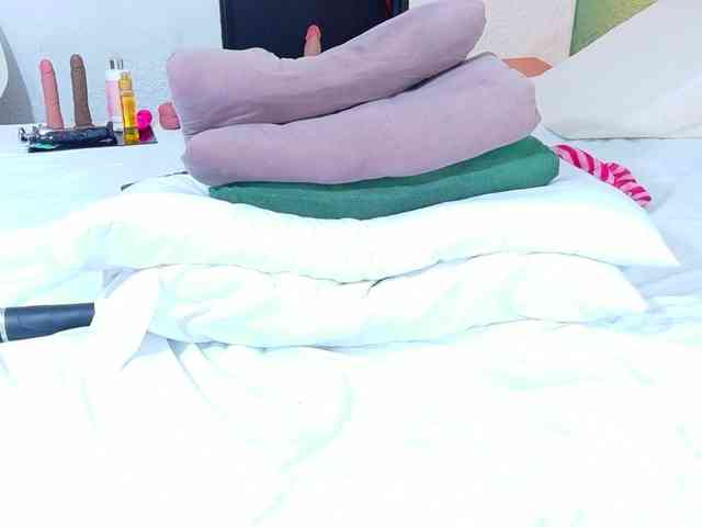 DANAABROWN webcam