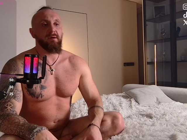 Vai a chattare su NIKI7377 NIKI7377