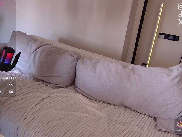 Entrez le videochat erotique avec le
modèle NIKI7377 NIKI7377