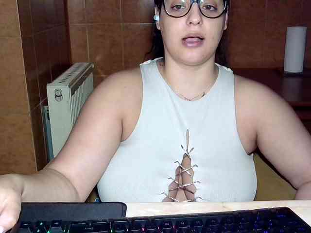 MoniqQuuen webcam