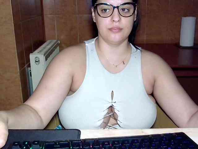 MoniqQuuen webcam