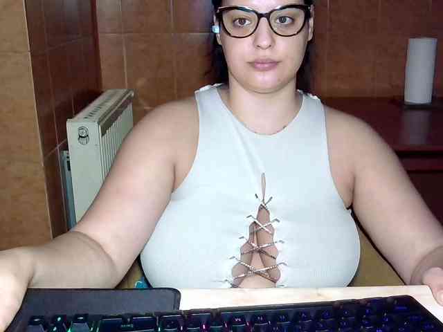 MoniqQuuen webcam