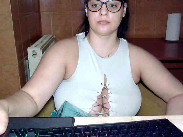 MoniqQuuen webcam