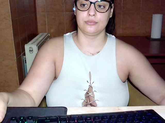 MoniqQuuen webcam