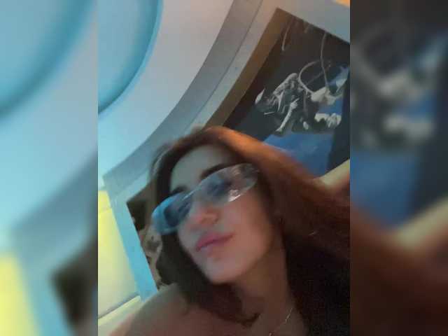 Entrez le videochat erotique avec le
modèle Bomboclatto Bomboclatto