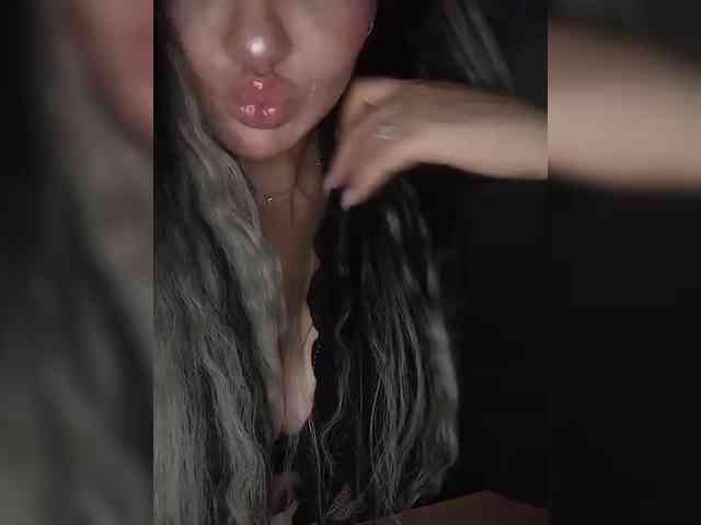 Brunetochkaaa webcam