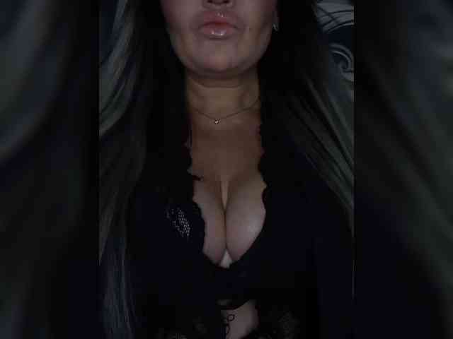 Brunetochkaaa webcam