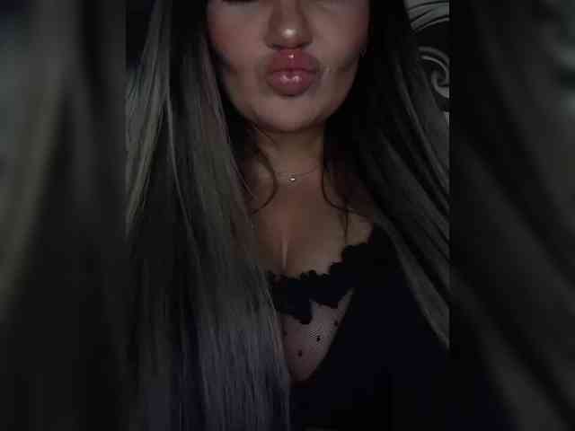 Brunetochkaaa webcam