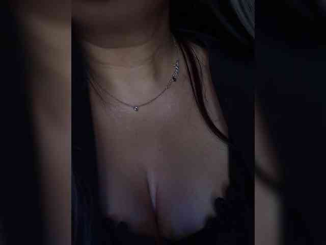 Brunetochkaaa webcam