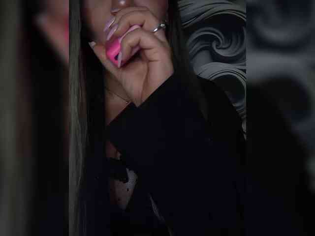 Brunetochkaaa webcam