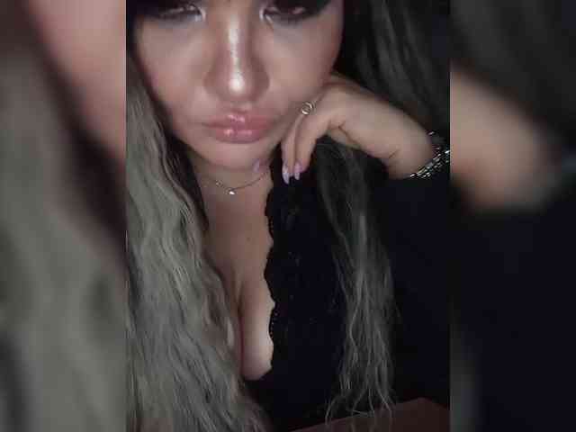 Brunetochkaaa webcam
