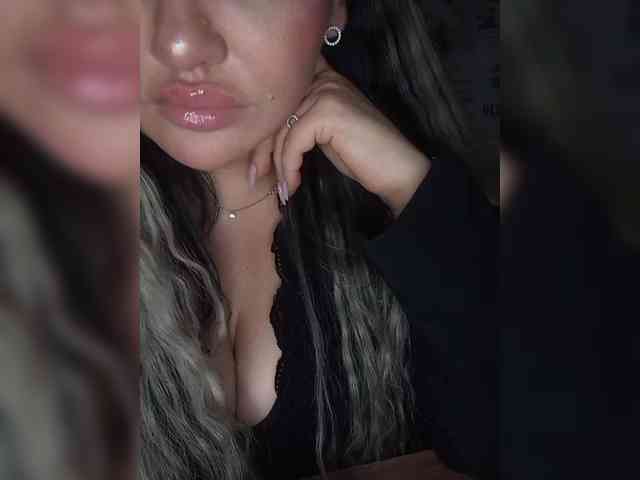 Brunetochkaaa webcam