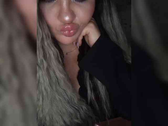 Brunetochkaaa webcam