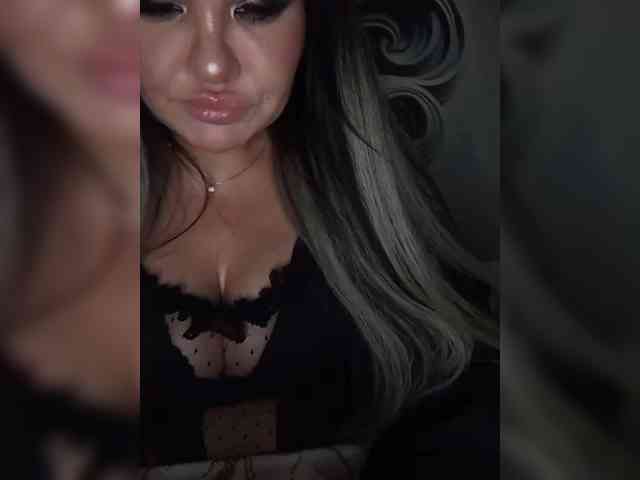 Brunetochkaaa webcam
