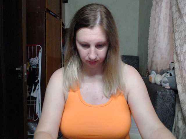 BustyBlondy webcam