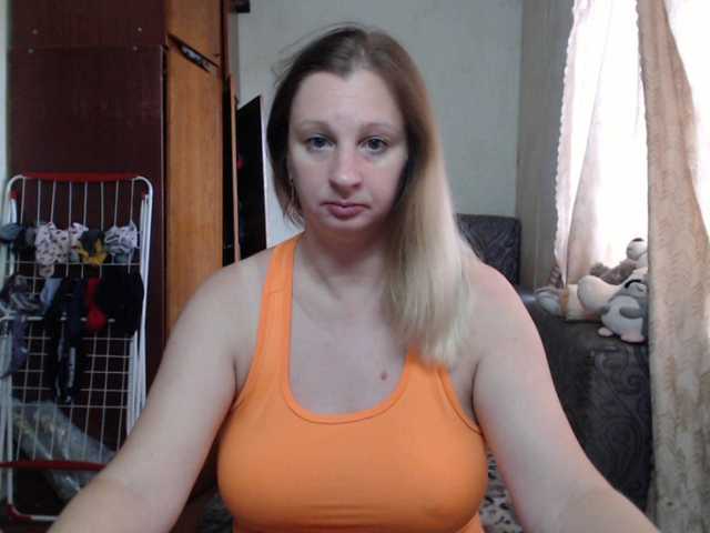 BustyBlondy webcam