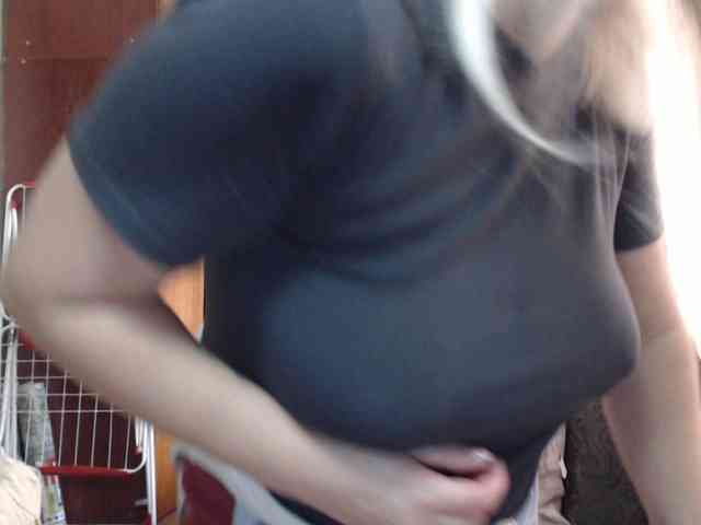 BustyBlondy webcam
