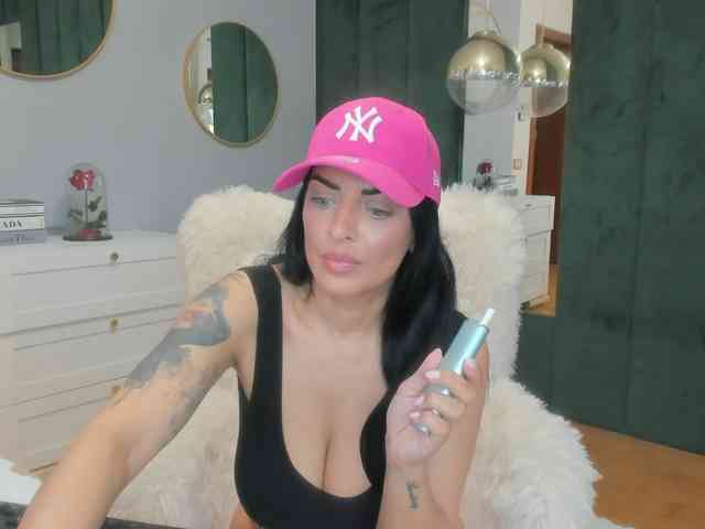 ElisaBaxter webcam