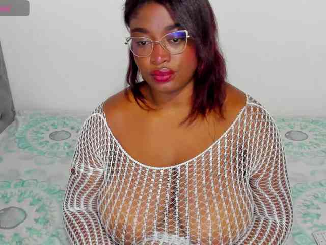 NinaaGrey webcam