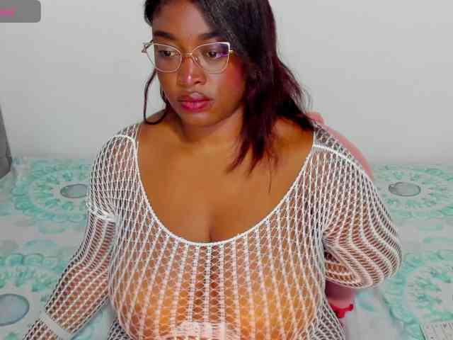 NinaaGrey webcam