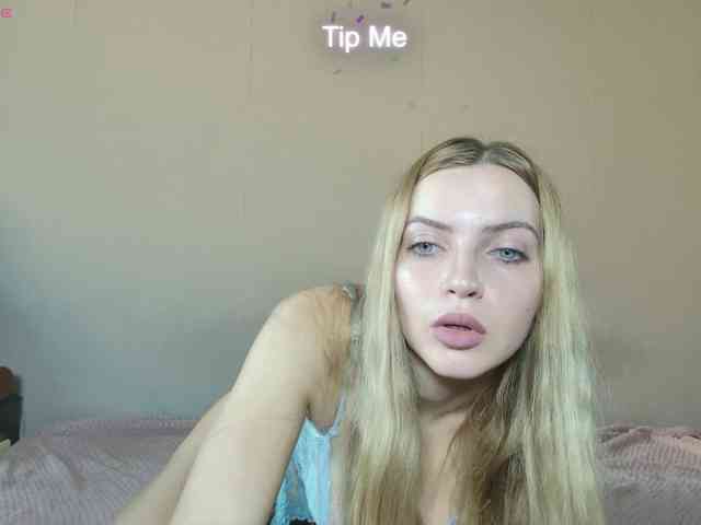 MonicaRosy webcam