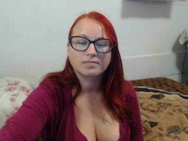 Lilia4joy webcam