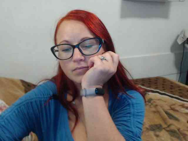 Lilia4joy webcam