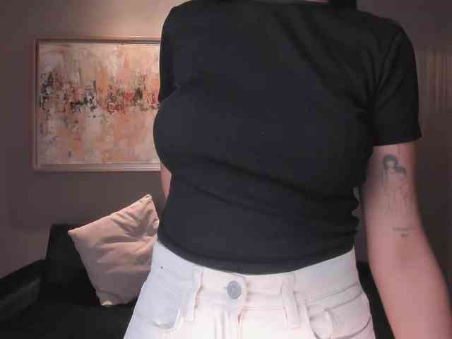 LelaWest webcam
