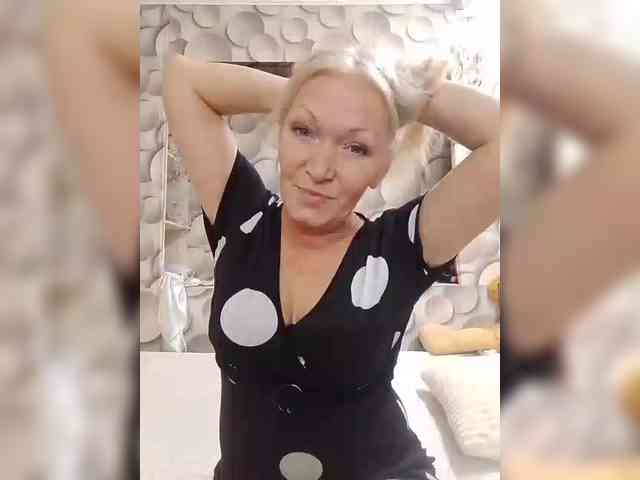 LizSage webcam