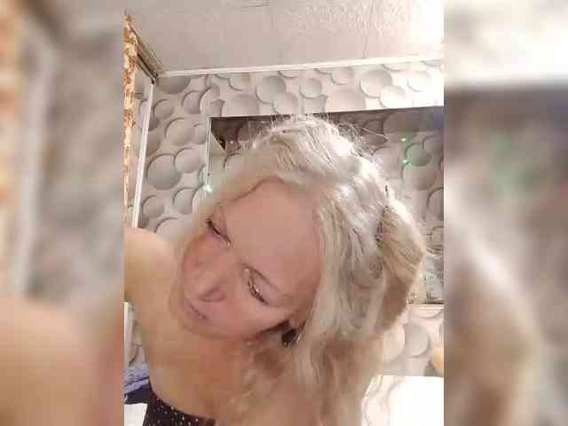 LizSage webcam