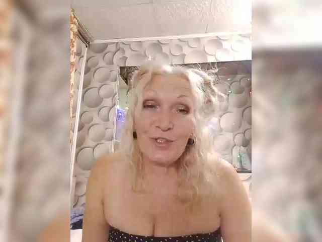 LizSage webcam