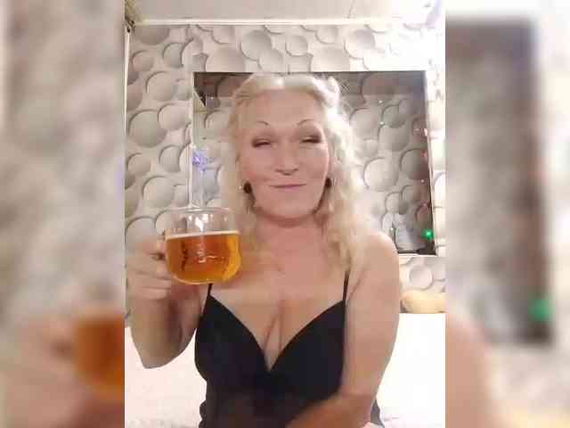 LizSage webcam