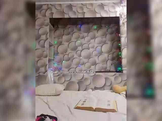 LizSage webcam