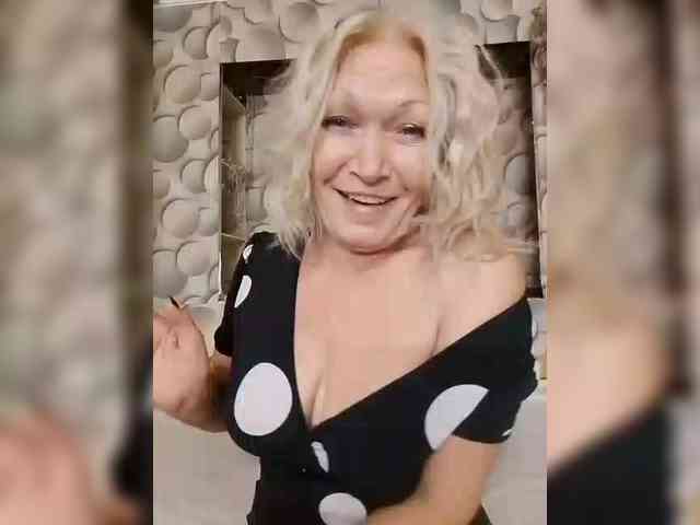 LizSage webcam