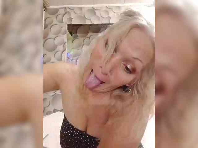 LizSage webcam